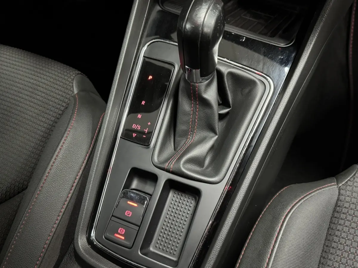 2.0 TSI FR DSG 191PK ACC CARPLAY SFEERVER.