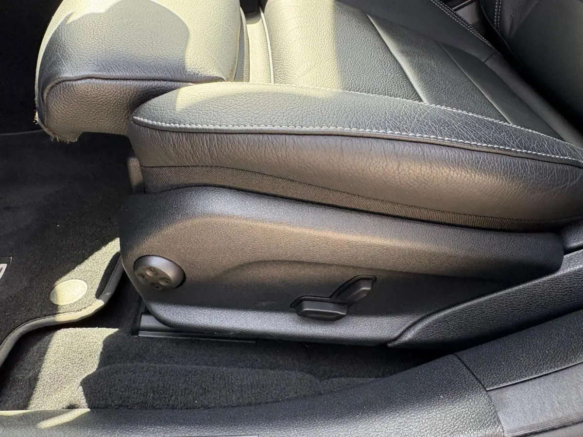 300 e 4MATIC AMG Line | 360 Camera | Adaptive Cruise | Lederen Bekleding | Matrix LED | Widescreen |