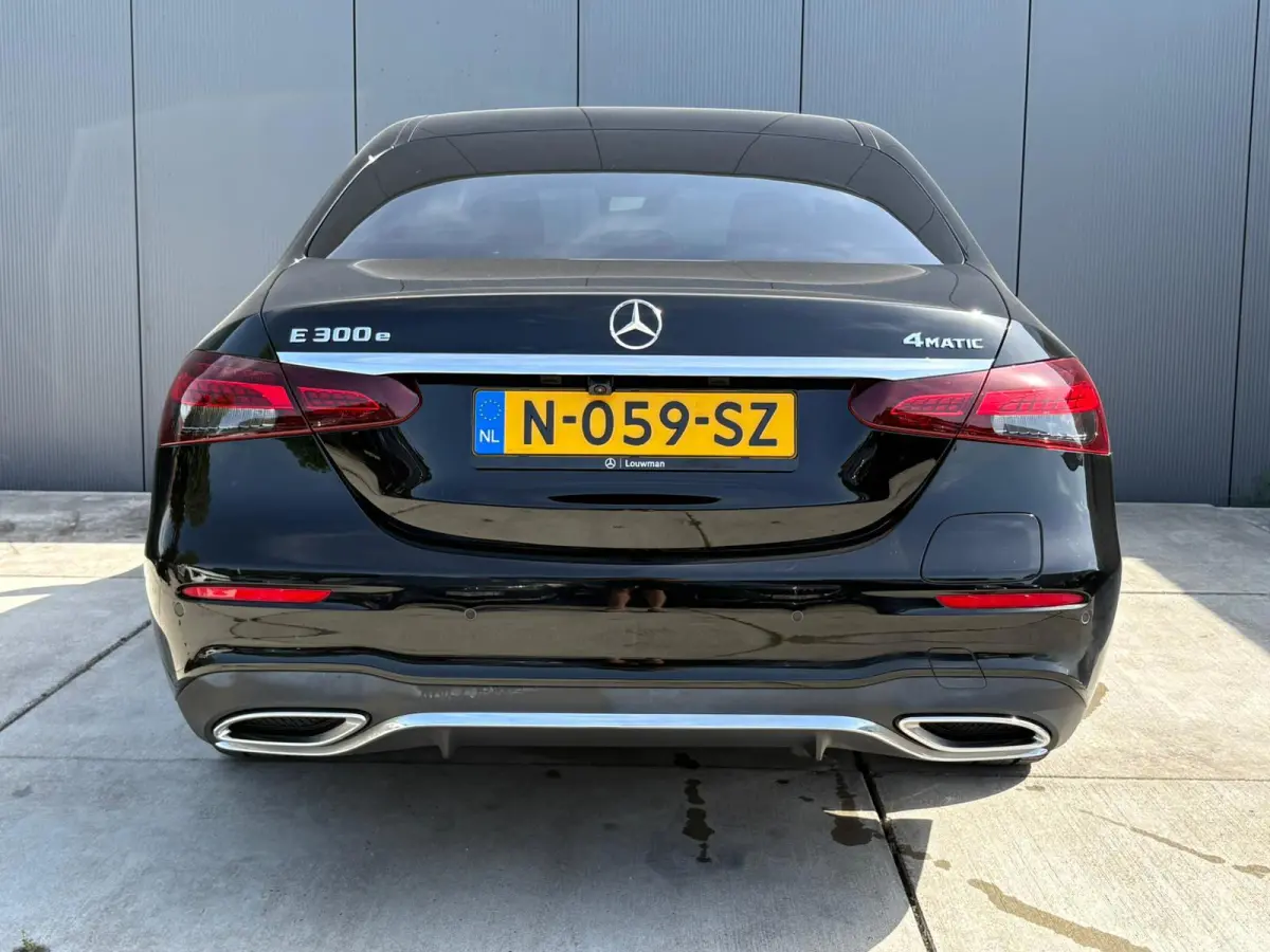 300 e 4MATIC AMG Line | 360 Camera | Adaptive Cruise | Lederen Bekleding | Matrix LED | Widescreen |
