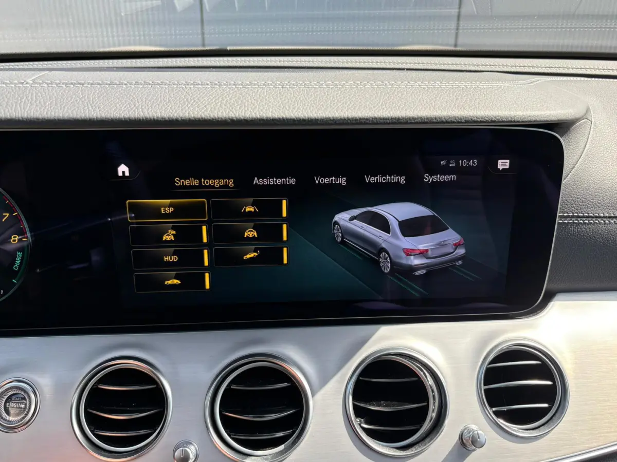 300 e 4MATIC AMG Line | 360 Camera | Adaptive Cruise | Lederen Bekleding | Matrix LED | Widescreen |