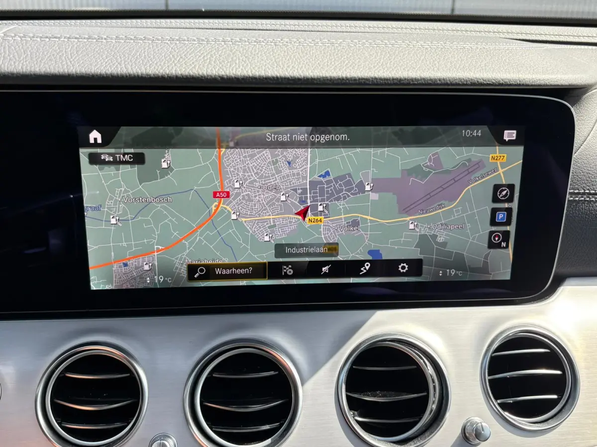300 e 4MATIC AMG Line | 360 Camera | Adaptive Cruise | Lederen Bekleding | Matrix LED | Widescreen |