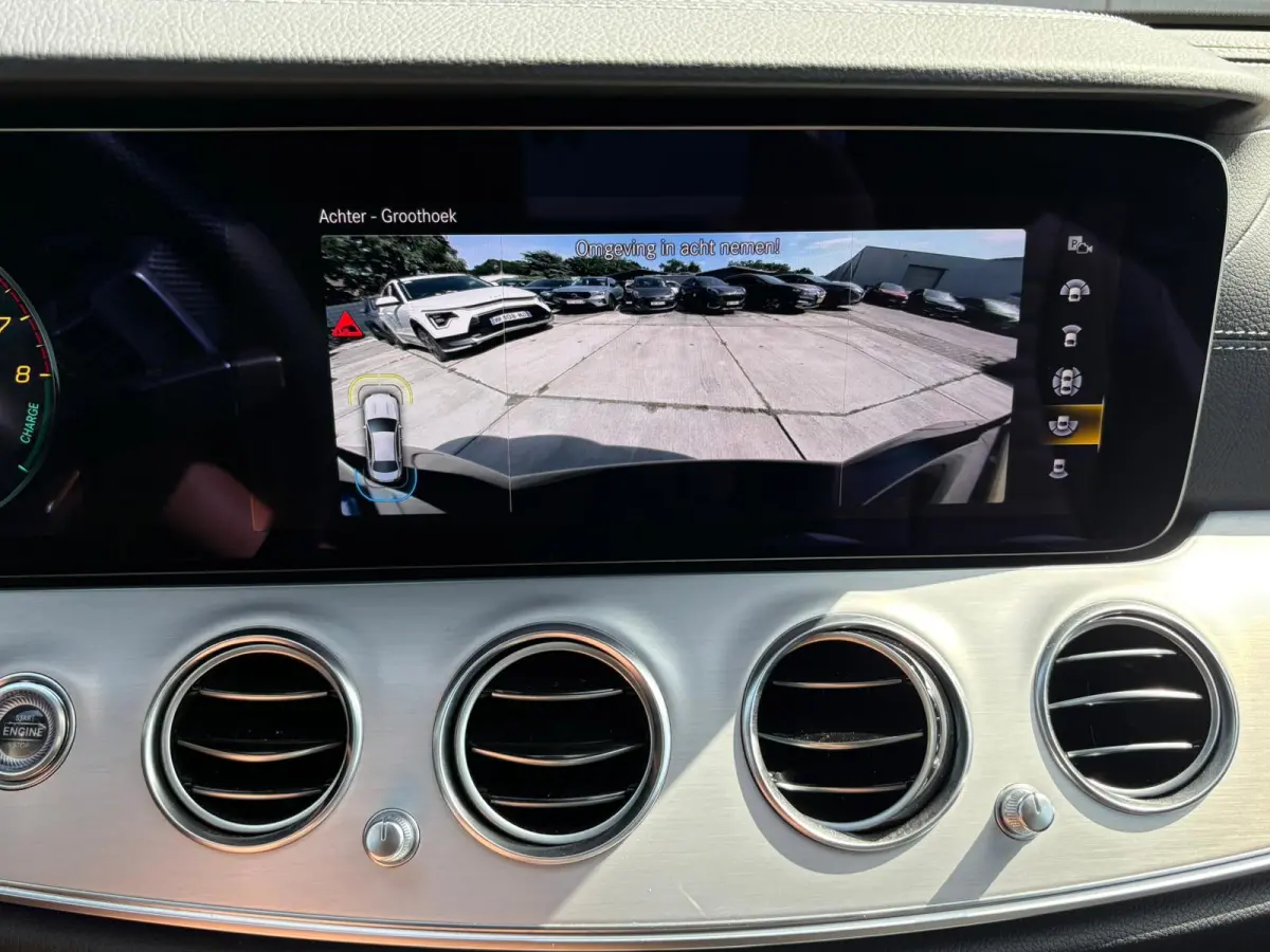 300 e 4MATIC AMG Line | 360 Camera | Adaptive Cruise | Lederen Bekleding | Matrix LED | Widescreen |