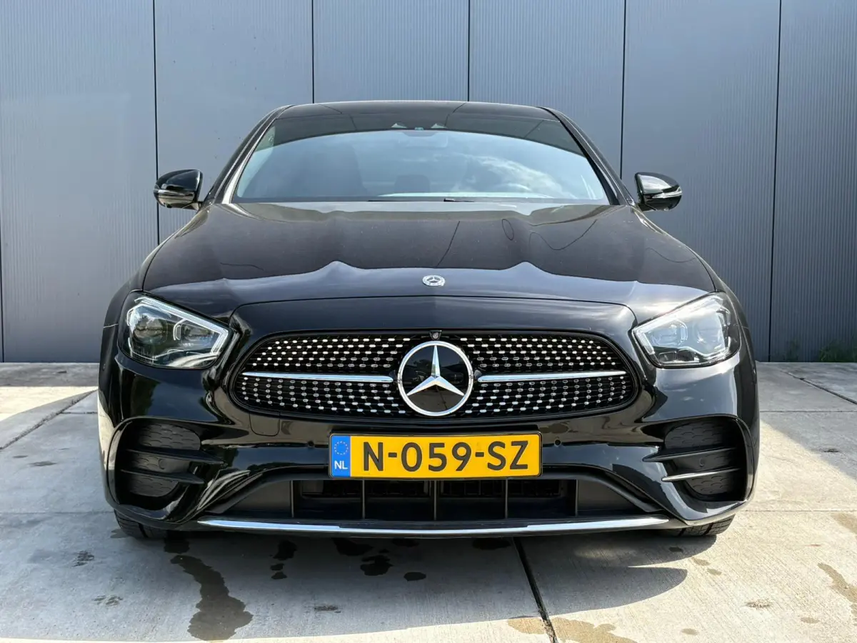 300 e 4MATIC AMG Line | 360 Camera | Adaptive Cruise | Lederen Bekleding | Matrix LED | Widescreen |
