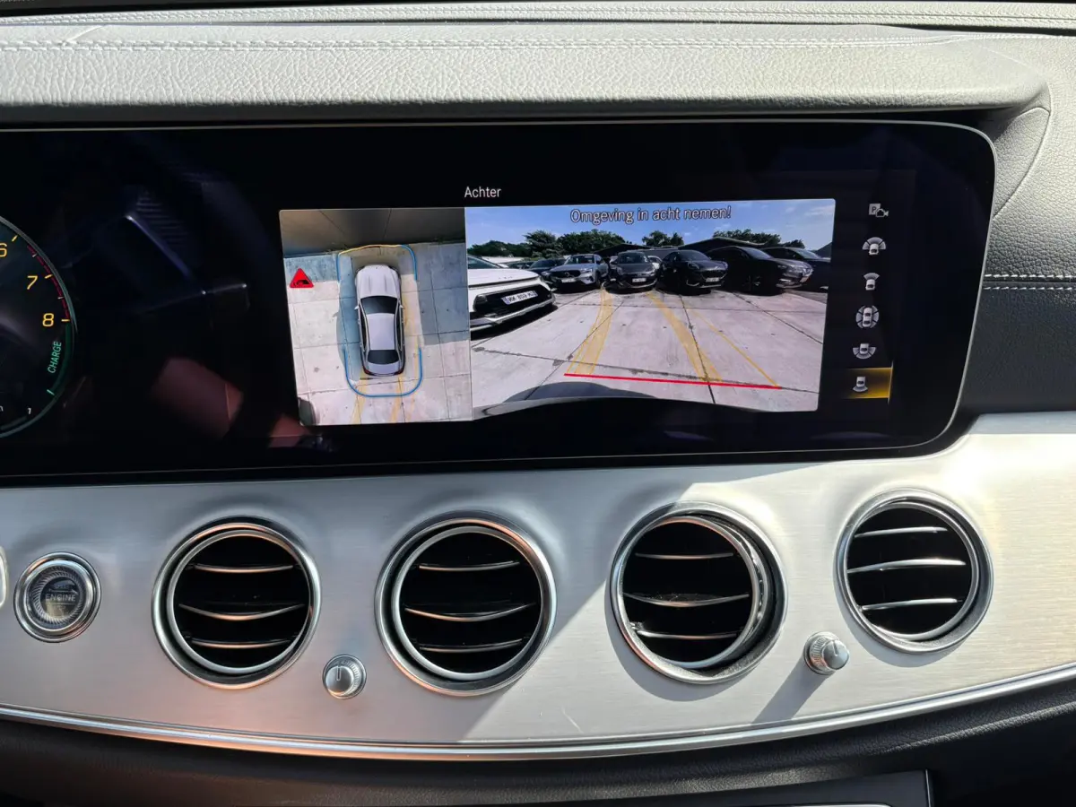 300 e 4MATIC AMG Line | 360 Camera | Adaptive Cruise | Lederen Bekleding | Matrix LED | Widescreen |