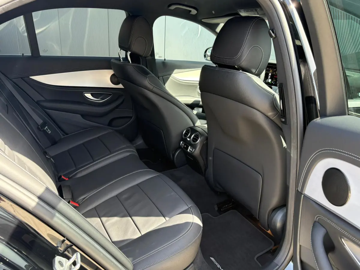 300 e 4MATIC AMG Line | 360 Camera | Adaptive Cruise | Lederen Bekleding | Matrix LED | Widescreen |