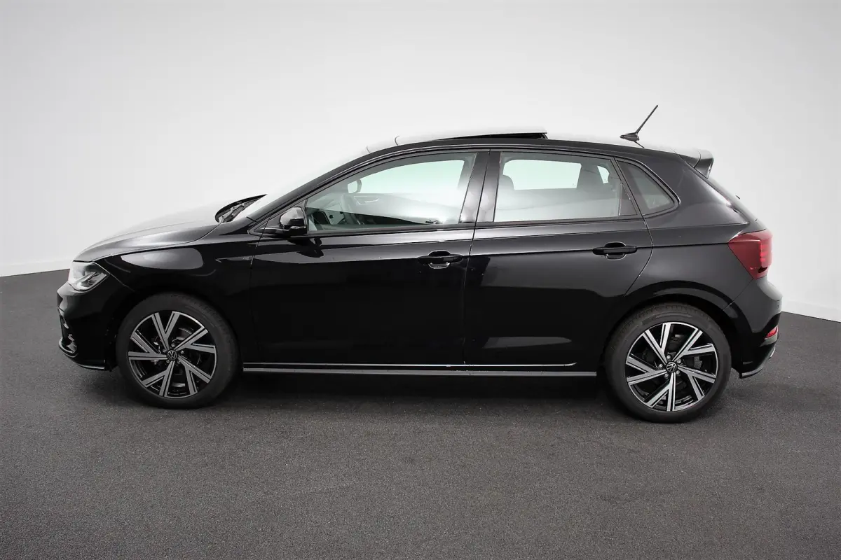 1.0 TSI DSG R-Line DEMO ! Panorama dak Navigatie App Connect/Apple Carplay/Android Auto Climate Control DAB LED Parkeer sensoren Camera Cruise control adaptieve Lichtmetalen velgen