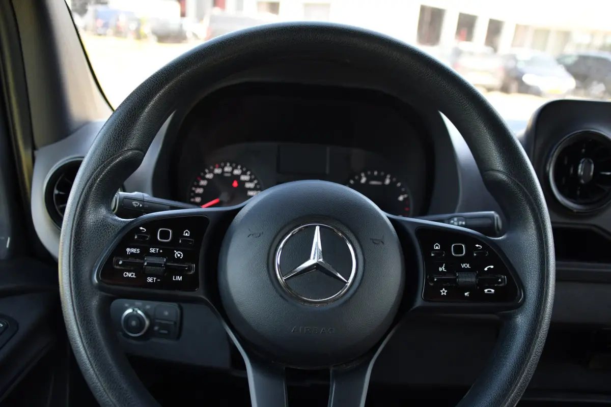317 1.9 CDI L2H2 DC PB Edition Camera, Cruise, Carplay, 170pk, LED, 3500kg Trekhaak, Automaat, Sensoren, Multimedia, Uniek!