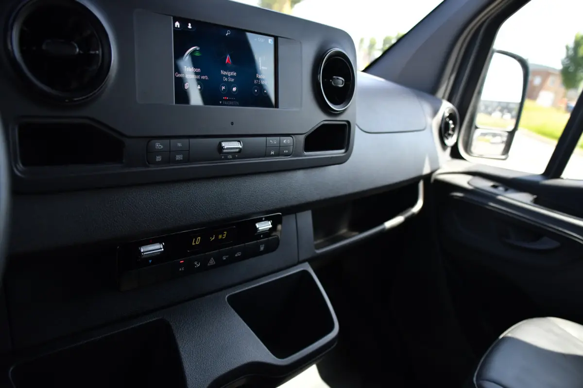 317 1.9 CDI L2H2 DC PB Edition Camera, Cruise, Carplay, 170pk, LED, 3500kg Trekhaak, Automaat, Sensoren, Multimedia, Uniek!