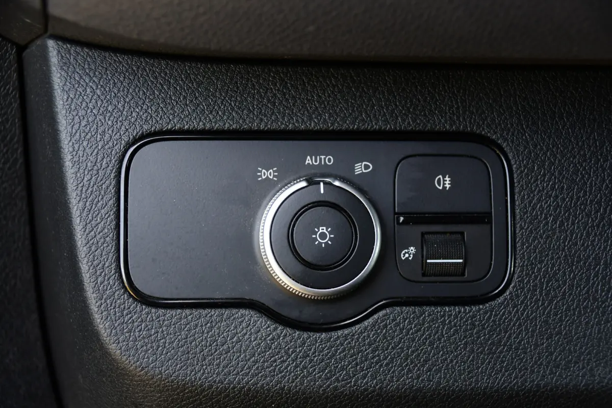 317 1.9 CDI L2H2 DC PB Edition Camera, Cruise, Carplay, 170pk, LED, 3500kg Trekhaak, Automaat, Sensoren, Multimedia, Uniek!