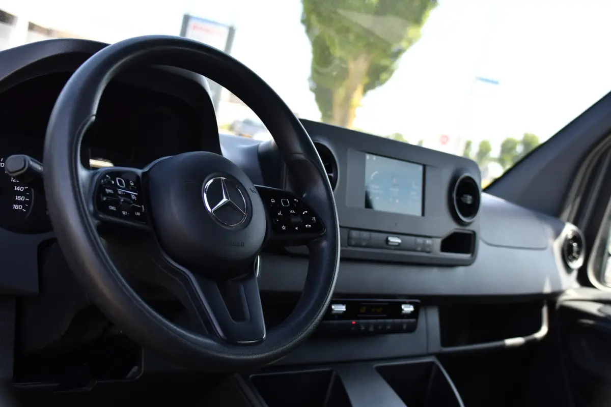 317 1.9 CDI L2H2 DC PB Edition Camera, Cruise, Carplay, 170pk, LED, 3500kg Trekhaak, Automaat, Sensoren, Multimedia, Uniek!