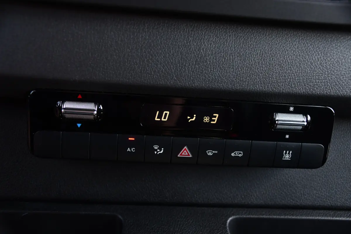317 1.9 CDI L2H2 DC PB Edition Camera, Cruise, Carplay, 170pk, LED, 3500kg Trekhaak, Automaat, Sensoren, Multimedia, Uniek!