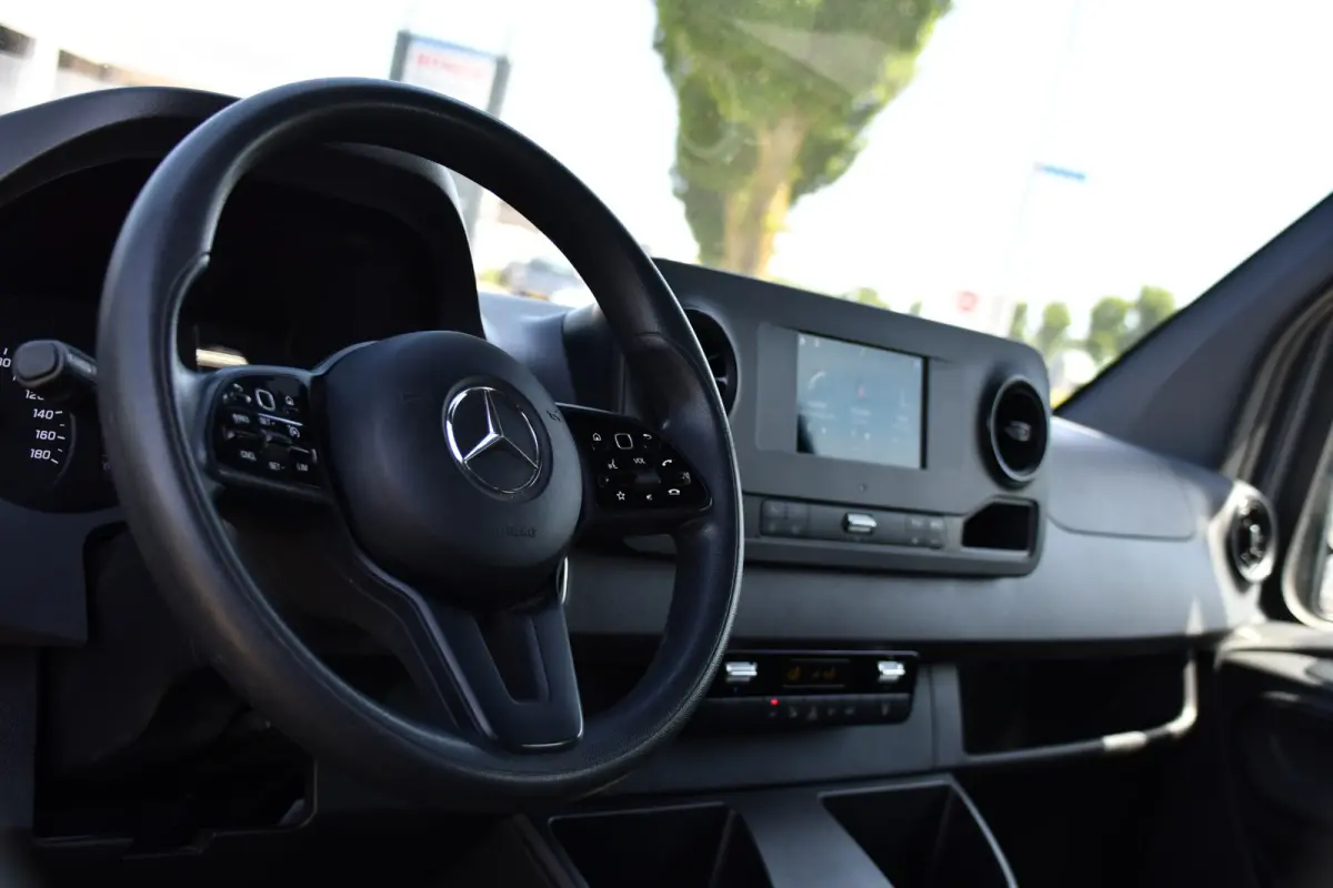 317 1.9 CDI L2H2 DC PB Edition Camera, Cruise, Carplay, 170pk, LED, 3500kg Trekhaak, Automaat, Sensoren, Multimedia, Uniek!