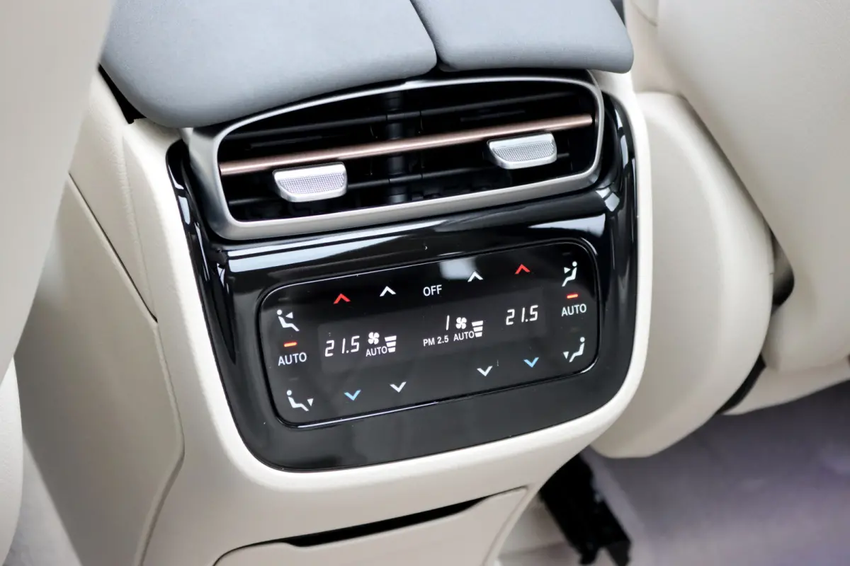 450+ AMG Line 108 kWh | Luchtvering | Hyperscreen | Achterasbesturing | Massage | Distronic+ | Entertainment Achter | Massage | Burmester | Verwarmd Stuurwiel | Tablet | HUD |