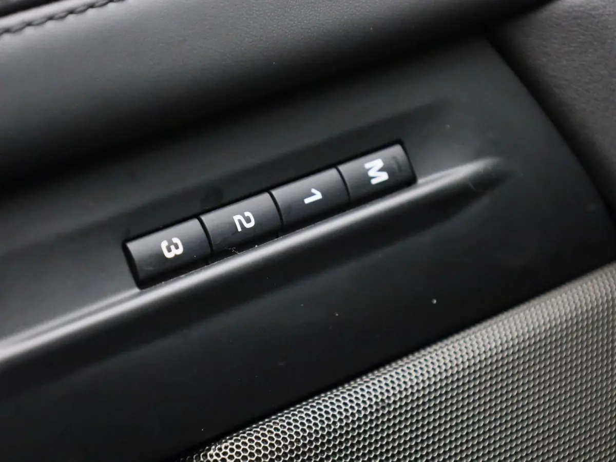 1.5 P300e AWD Autobiography | PANO-SCHUIFDAK | MERIDIAN AUDIO | STOEL-STUURWIELVERWARMING | LUXE LEDEREN BEKLEDING | CAMERA