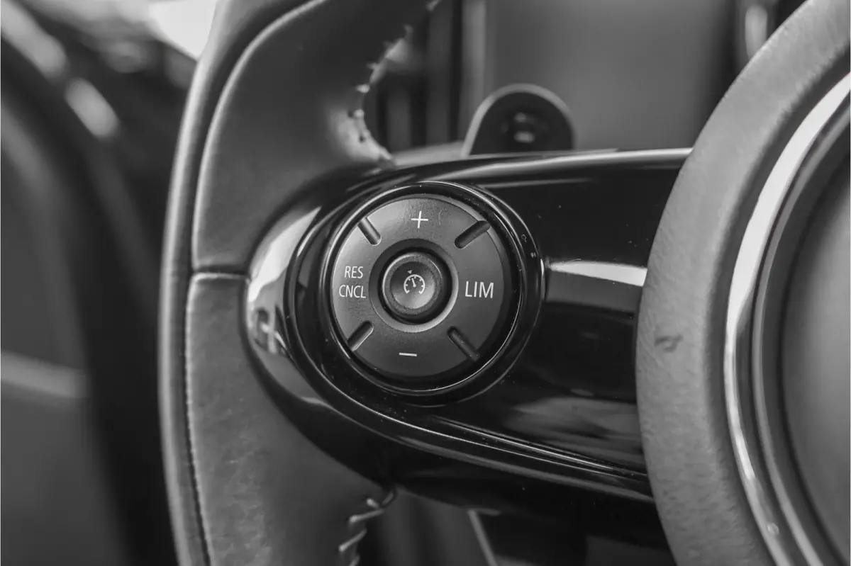 Mini 2.0 Cooper S JCW Pack Pano H/K Camera 19"