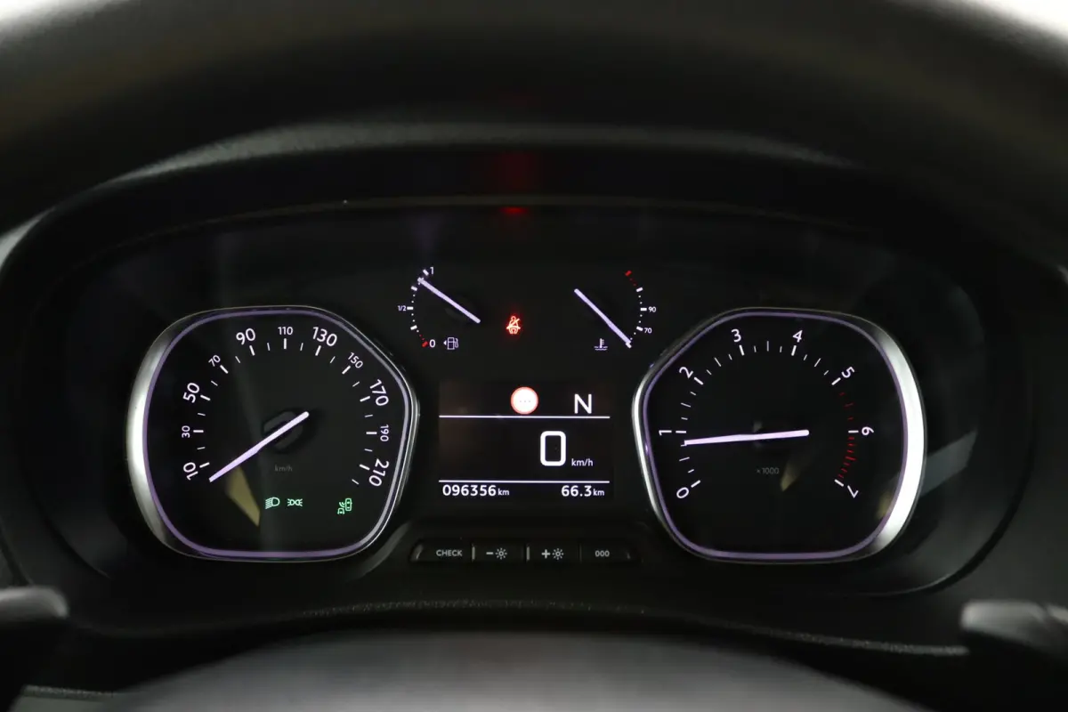 226S 1.6 BlueHDI 95 Premium | Automaat | Navigatie | Laadruimte Pakket | Parkeersensoren | Cruise Control | Bijrijders Bank