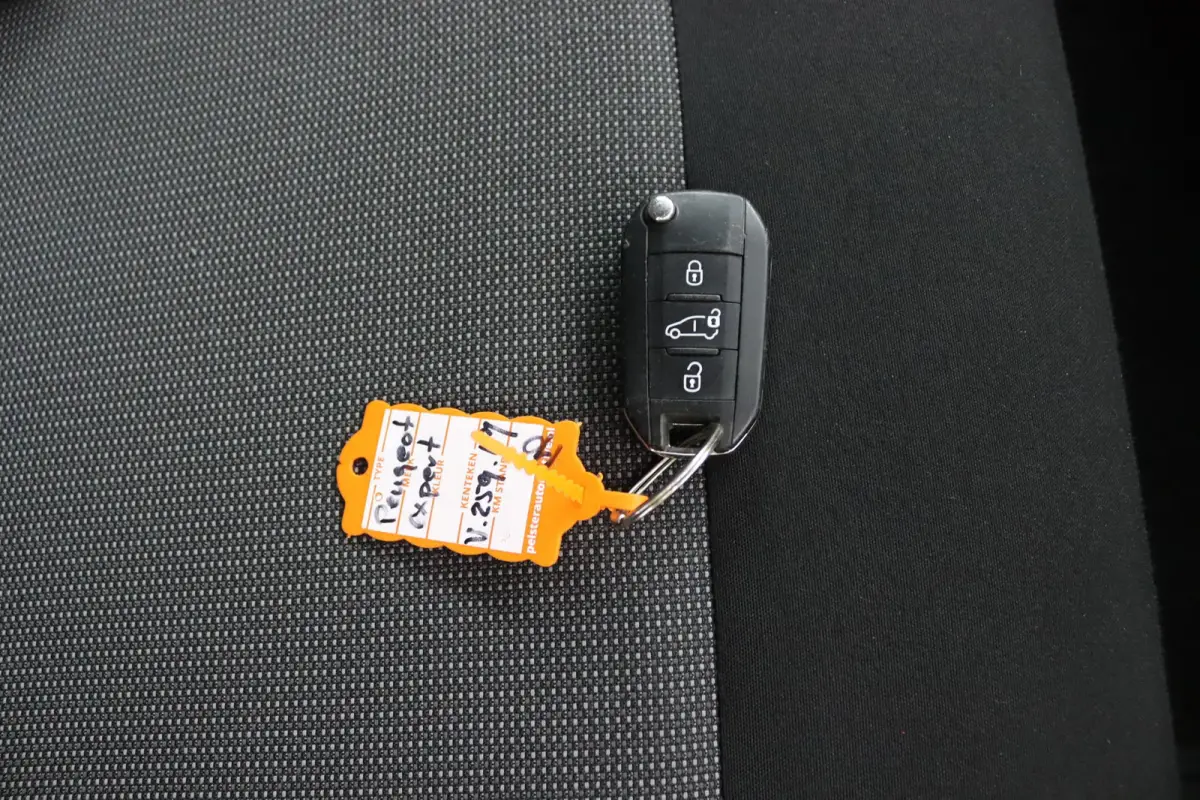 226S 1.6 BlueHDI 95 Premium | Automaat | Navigatie | Laadruimte Pakket | Parkeersensoren | Cruise Control | Bijrijders Bank