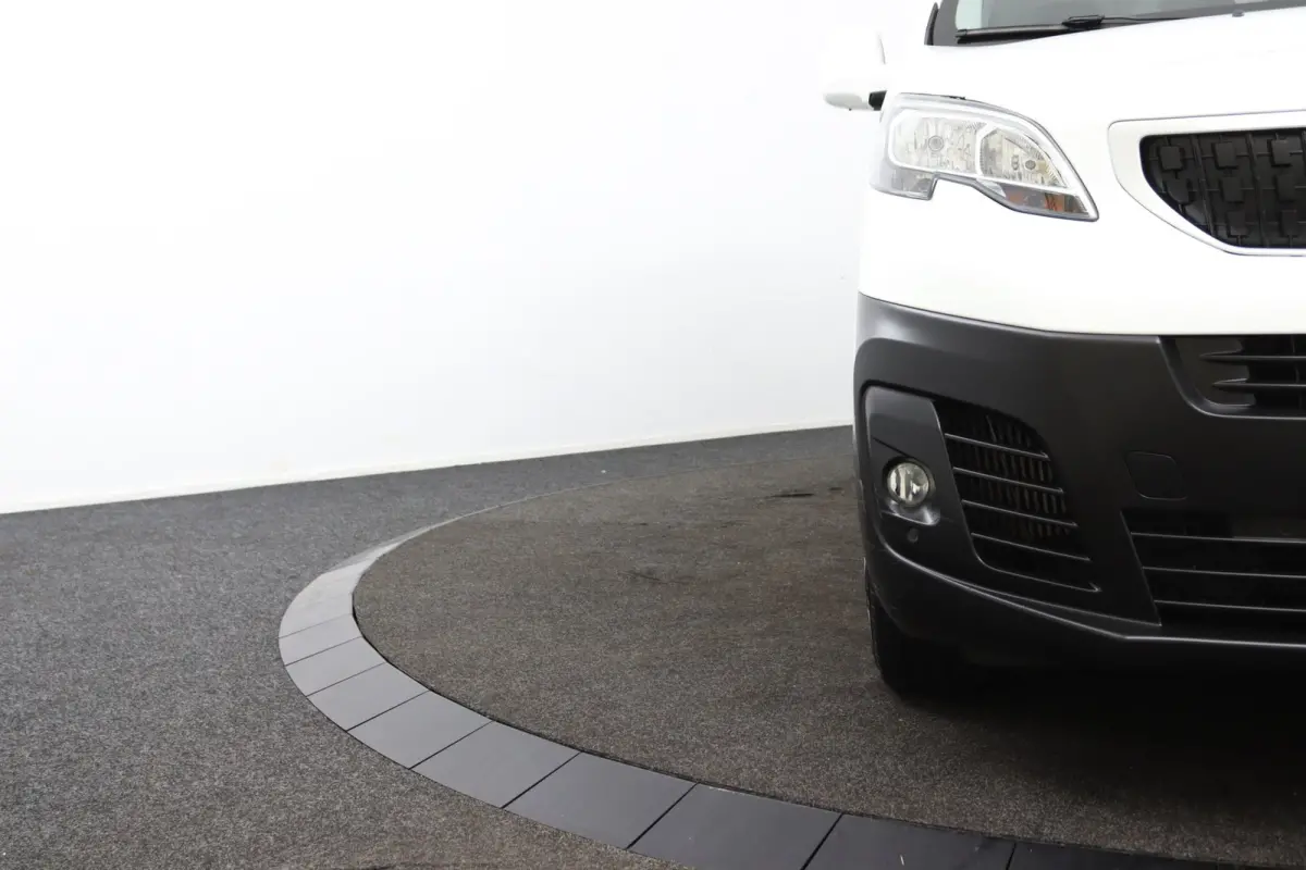 226S 1.6 BlueHDI 95 Premium | Automaat | Navigatie | Laadruimte Pakket | Parkeersensoren | Cruise Control | Bijrijders Bank