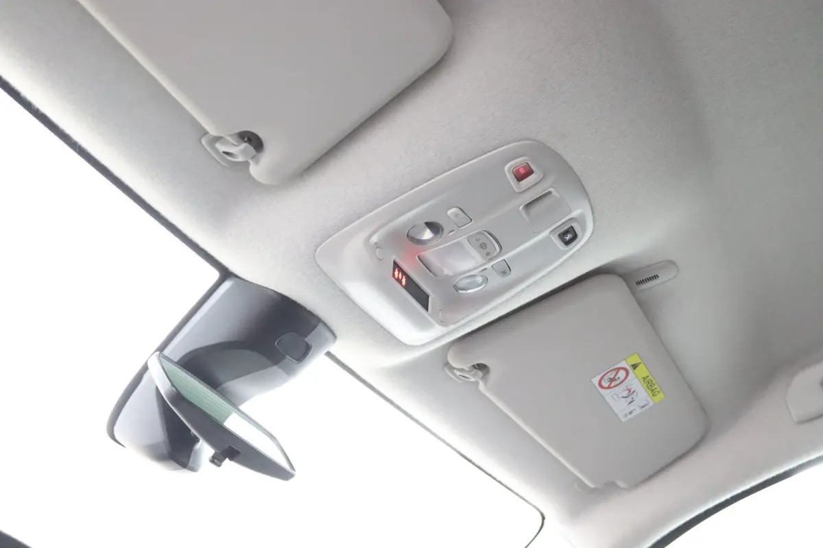 226S 1.6 BlueHDI 95 Premium | Automaat | Navigatie | Laadruimte Pakket | Parkeersensoren | Cruise Control | Bijrijders Bank