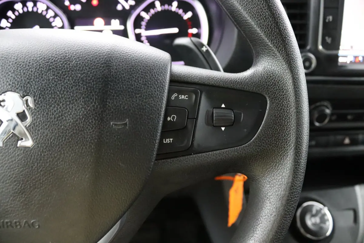 226S 1.6 BlueHDI 95 Premium | Automaat | Navigatie | Laadruimte Pakket | Parkeersensoren | Cruise Control | Bijrijders Bank