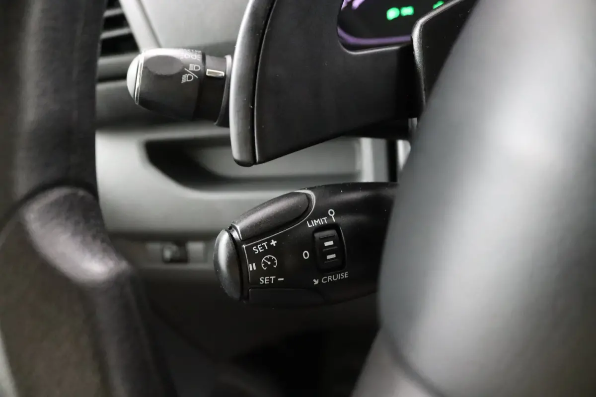 226S 1.6 BlueHDI 95 Premium | Automaat | Navigatie | Laadruimte Pakket | Parkeersensoren | Cruise Control | Bijrijders Bank