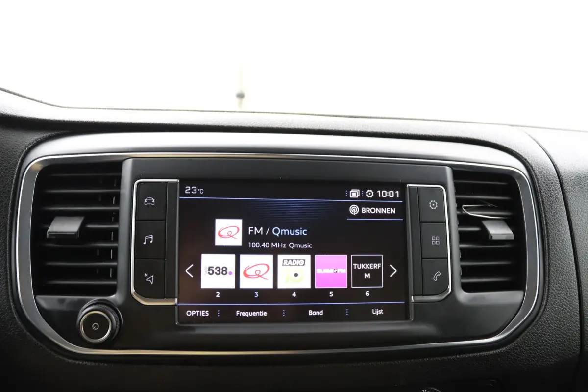 226S 1.6 BlueHDI 95 Premium | Automaat | Navigatie | Laadruimte Pakket | Parkeersensoren | Cruise Control | Bijrijders Bank