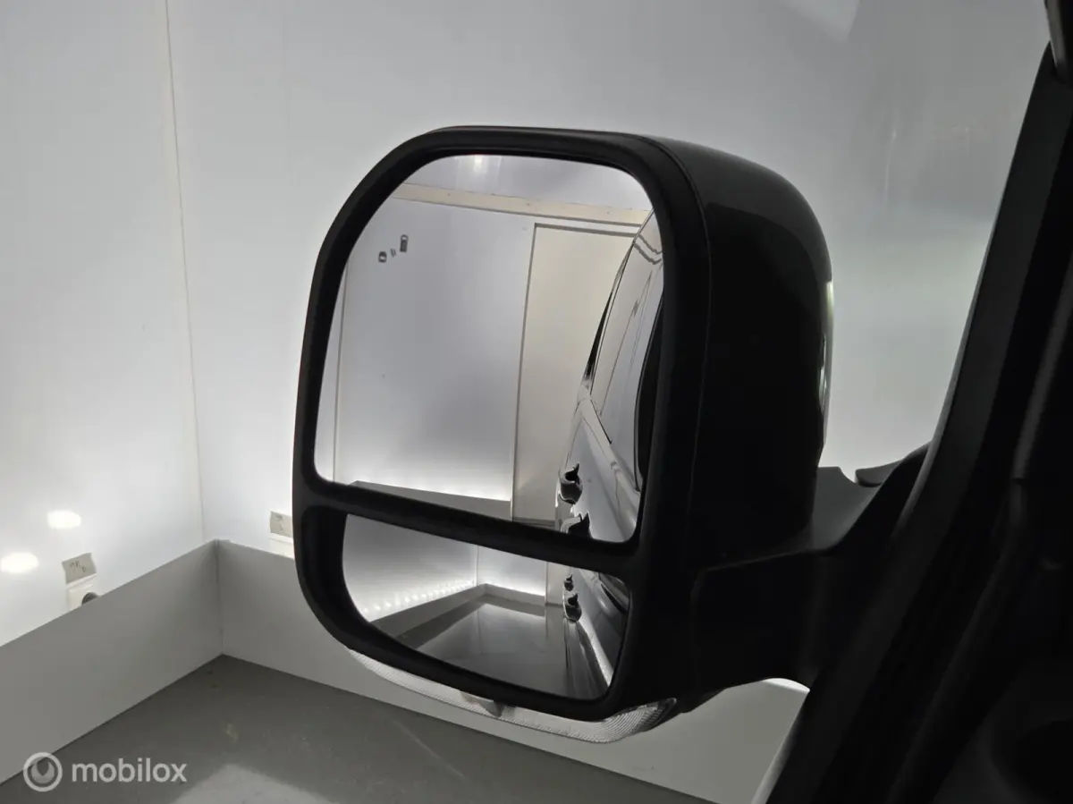 320 2.5 PHEV L2H1 Limited DC trekhaak|2xschuifdeur|nav|cam|acc|lmv17