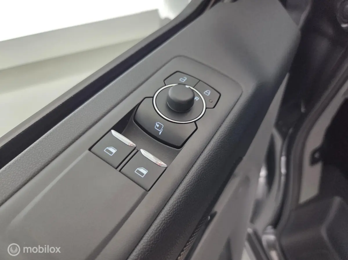 320 2.5 PHEV L2H1 Limited DC trekhaak|2xschuifdeur|nav|cam|acc|lmv17