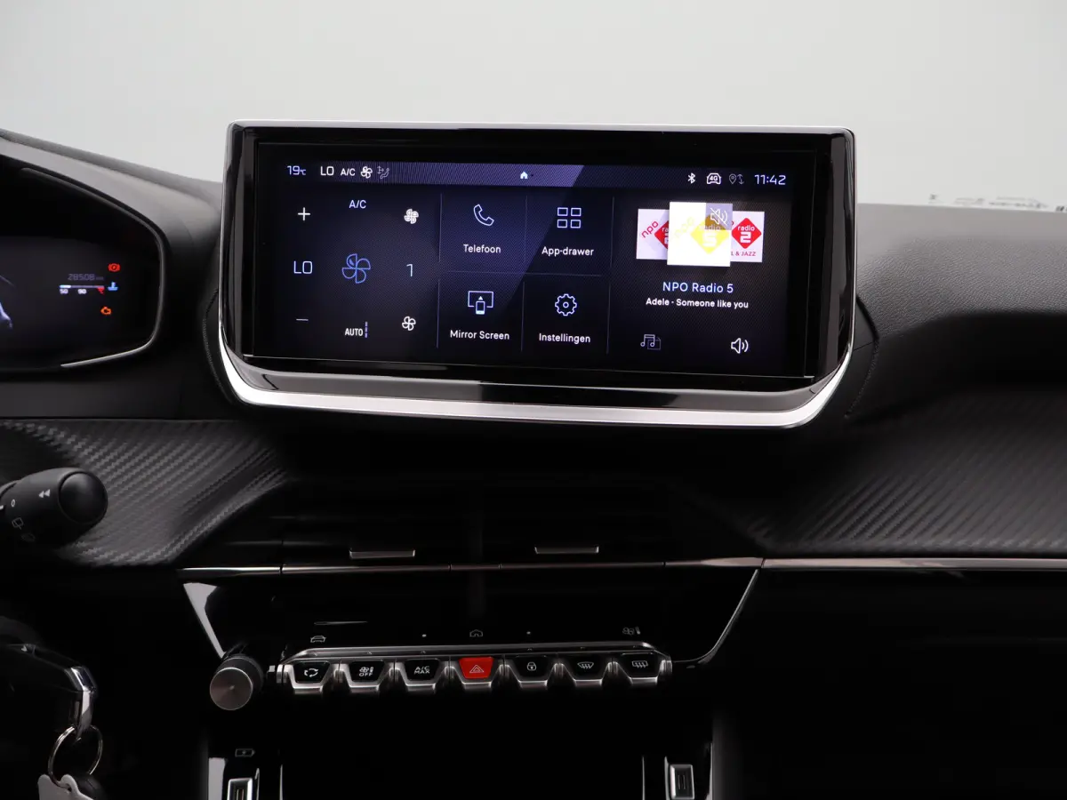 1.2 PureTech 100 Allure Cruise Control | Parkeersensoren Voor en Achter | Climate Control | Apple Carplay/Android Auto | Navigatie | 16" Lichtmetalen Velgen