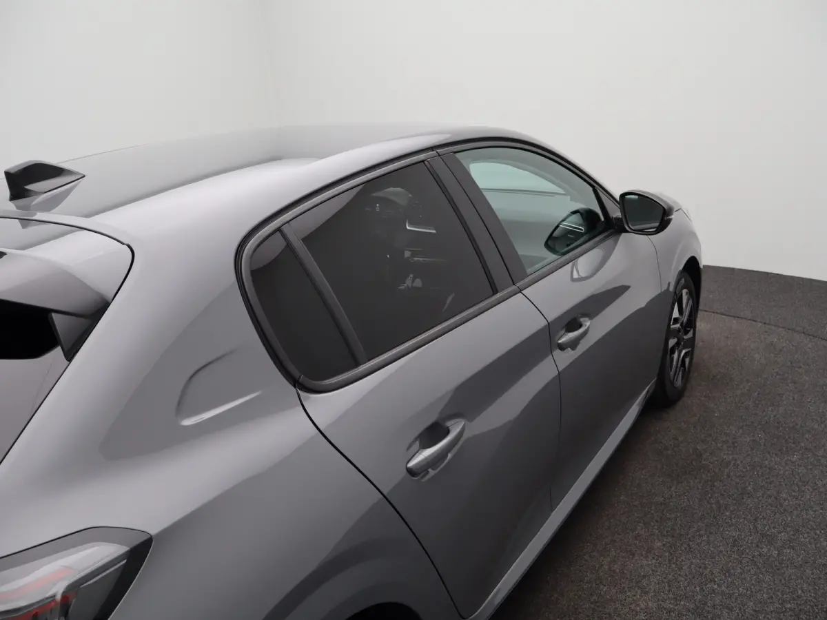 1.2 PureTech 100 Allure Cruise Control | Parkeersensoren Voor en Achter | Climate Control | Apple Carplay/Android Auto | Navigatie | 16" Lichtmetalen Velgen