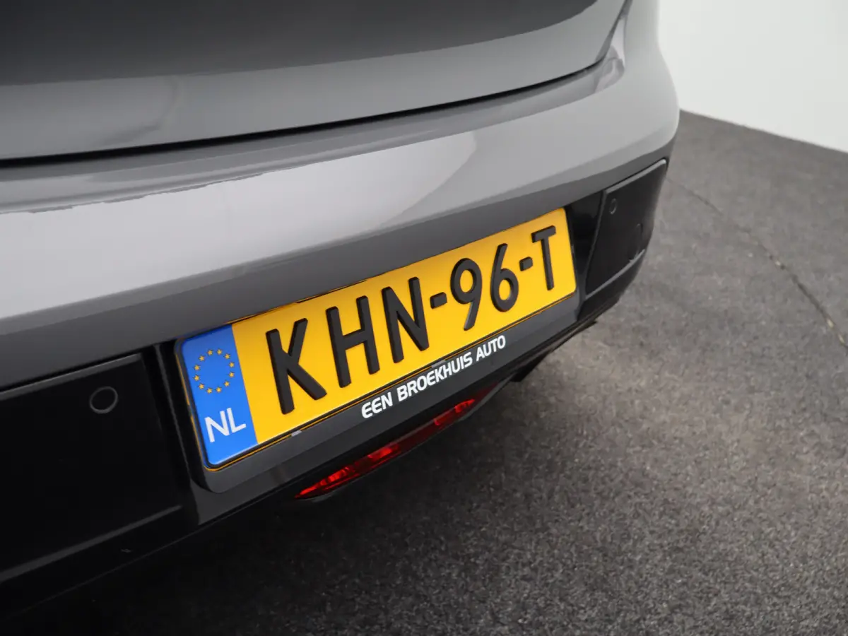 1.2 PureTech 100 Allure Cruise Control | Parkeersensoren Voor en Achter | Climate Control | Apple Carplay/Android Auto | Navigatie | 16" Lichtmetalen Velgen