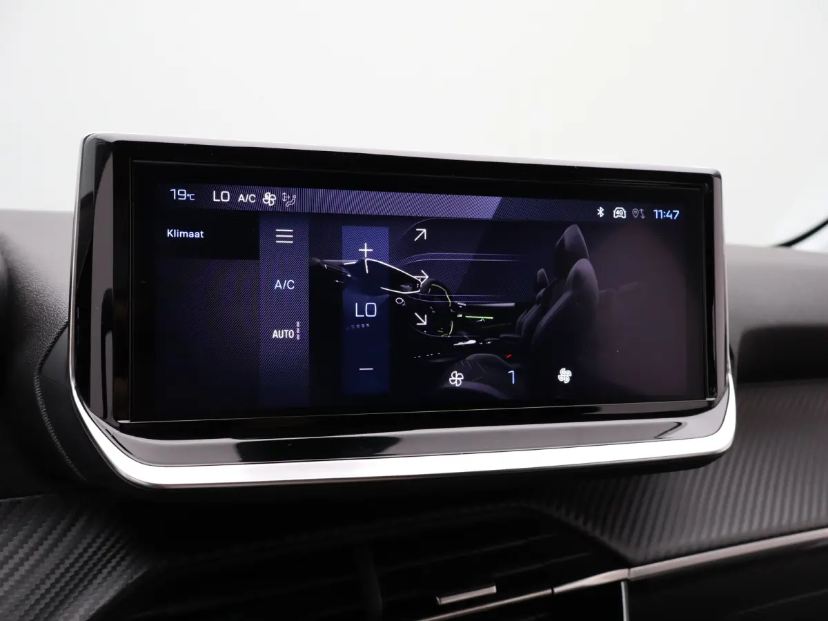 1.2 PureTech 100 Allure Cruise Control | Parkeersensoren Voor en Achter | Climate Control | Apple Carplay/Android Auto | Navigatie | 16" Lichtmetalen Velgen