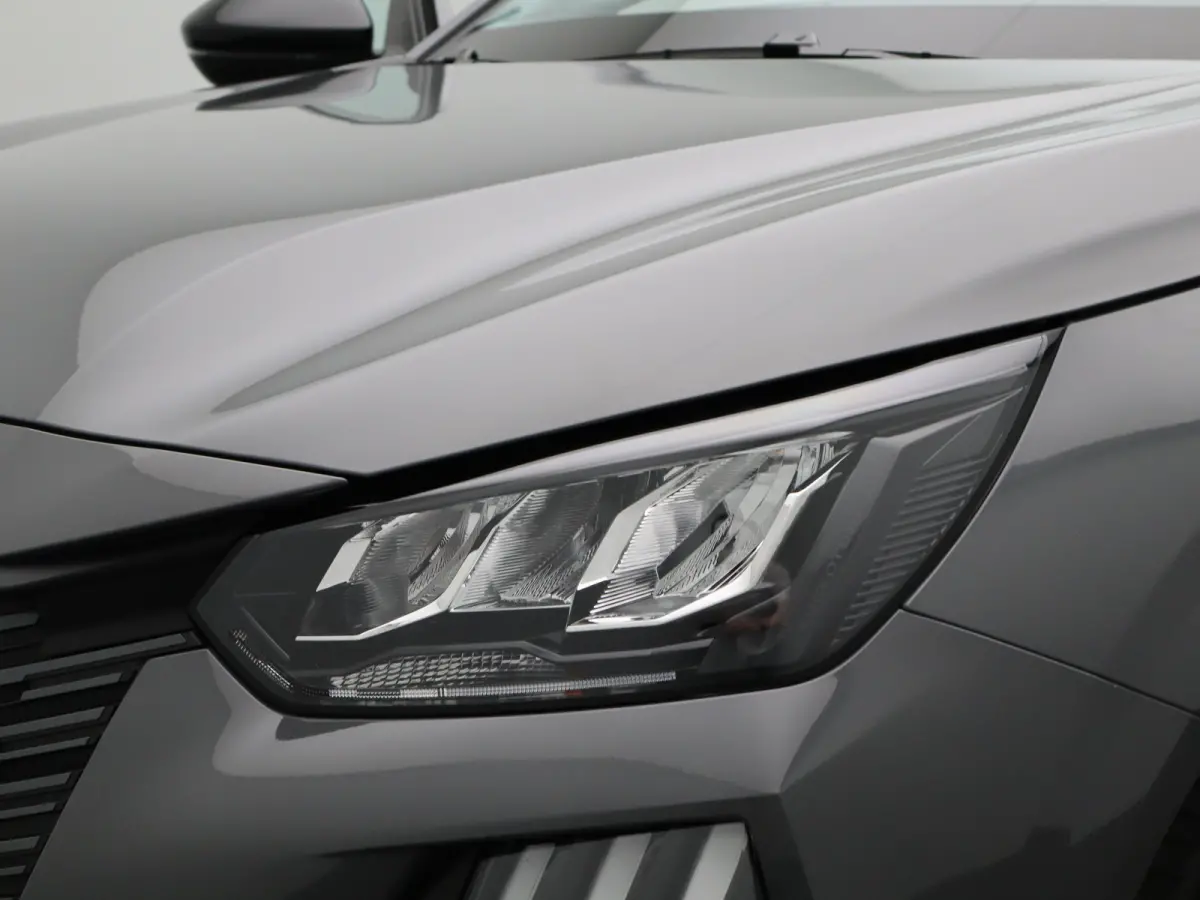 1.2 PureTech 100 Allure Cruise Control | Parkeersensoren Voor en Achter | Climate Control | Apple Carplay/Android Auto | Navigatie | 16" Lichtmetalen Velgen