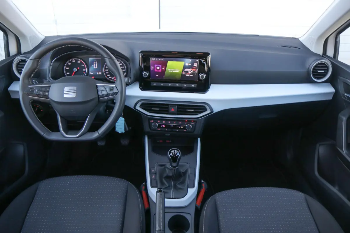 1.0 TSI 95pk Style | App Connect | Climate Control | Parkeersensoren Achter