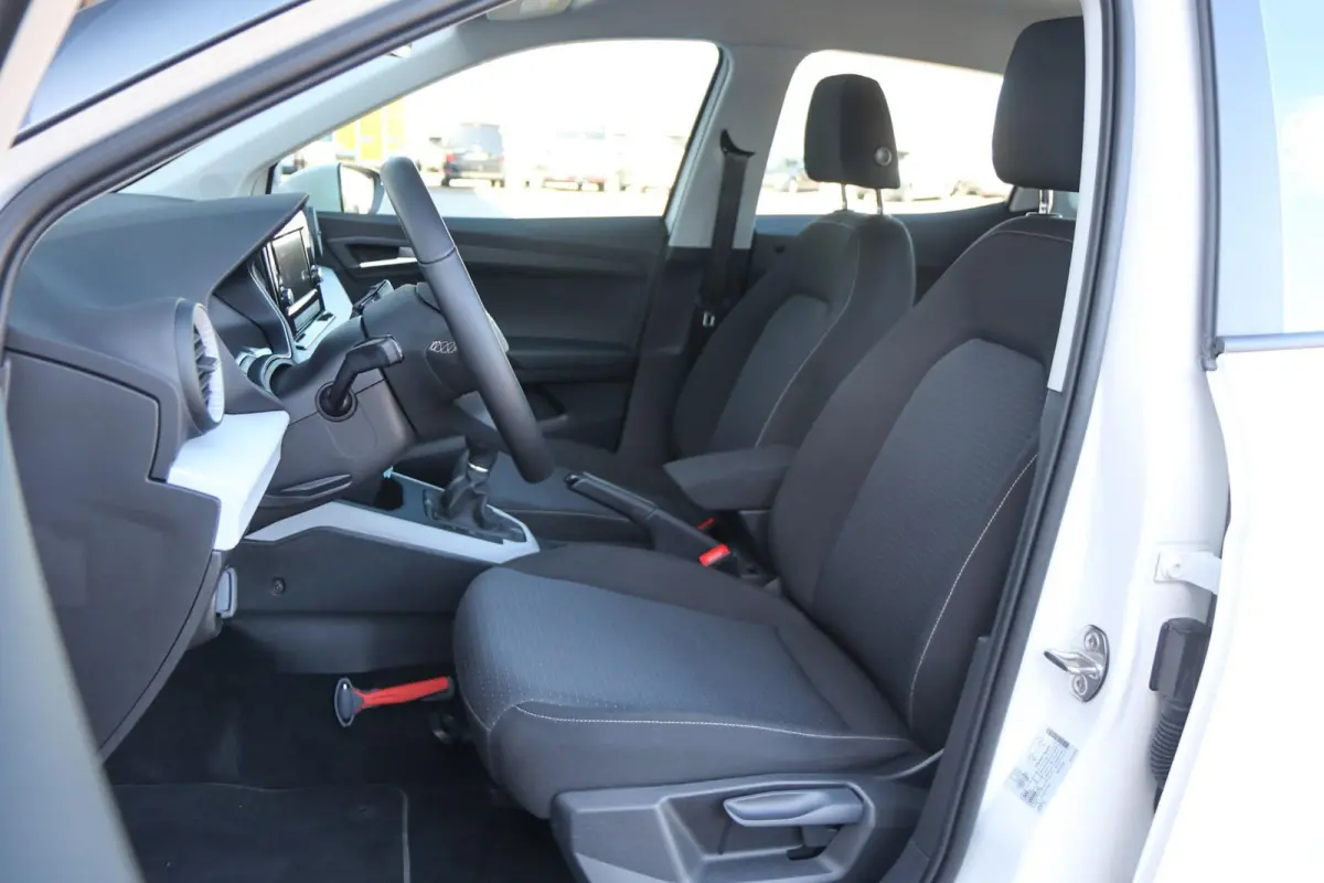 1.0 TSI 95pk Style | App Connect | Climate Control | Parkeersensoren Achter