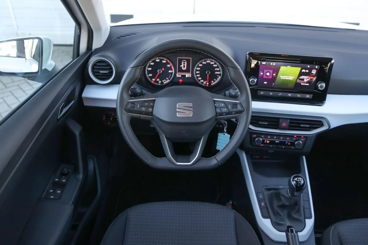 1.0 TSI 95pk Style | App Connect | Climate Control | Parkeersensoren Achter