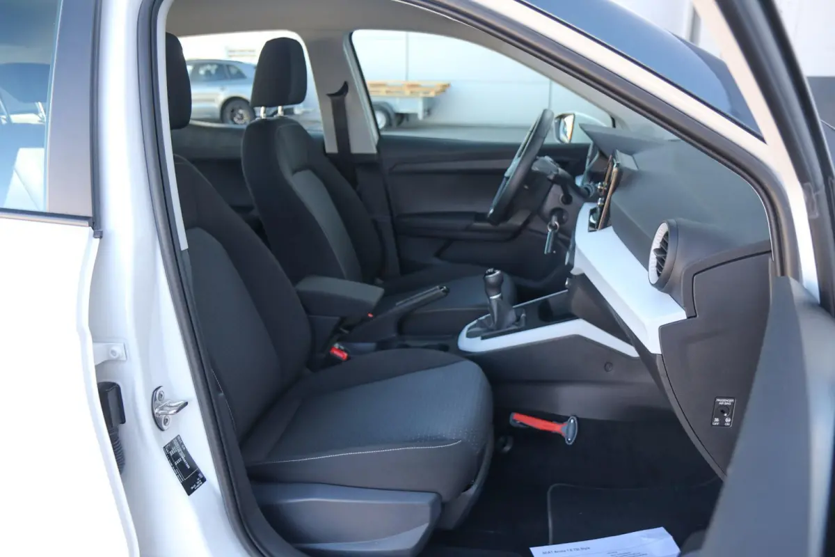 1.0 TSI 95pk Style | App Connect | Climate Control | Parkeersensoren Achter