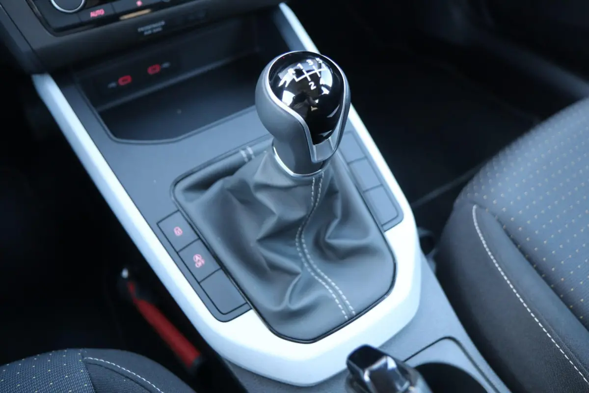 1.0 TSI 95pk Style | App Connect | Climate Control | Parkeersensoren Achter