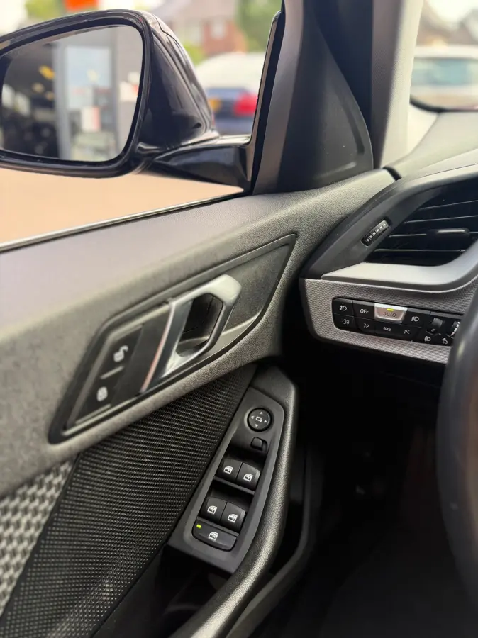 118i Executive Edition Xenon|XlNavi|VirtualDashboard|Nap!!