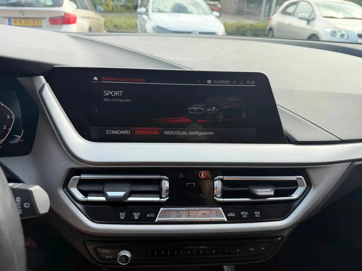 118i Executive Edition Xenon|XlNavi|VirtualDashboard|Nap!!