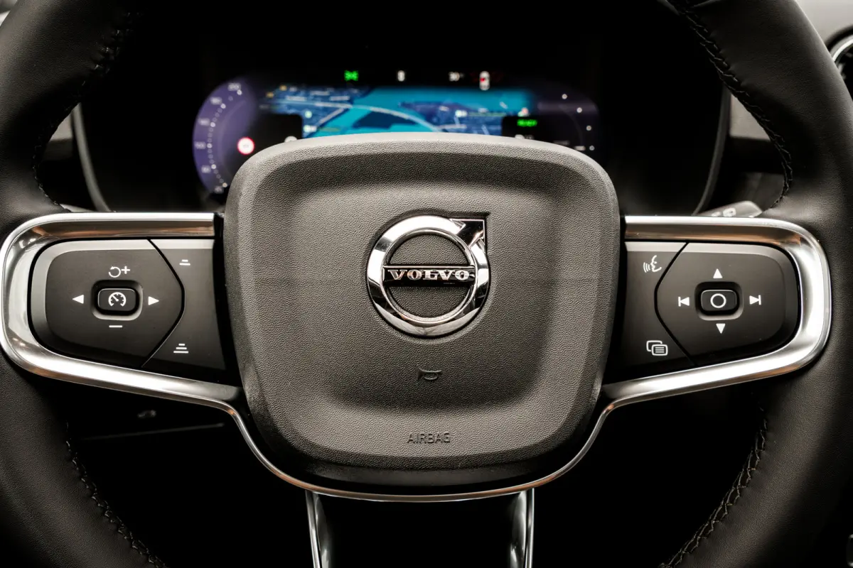 Single Motor Extended Range Ultimate | 82 kWh SOH 95,5% | Panoramadak | 360 camera | 19 inch | Elektr. Stoelen | Harman Kardon | XC