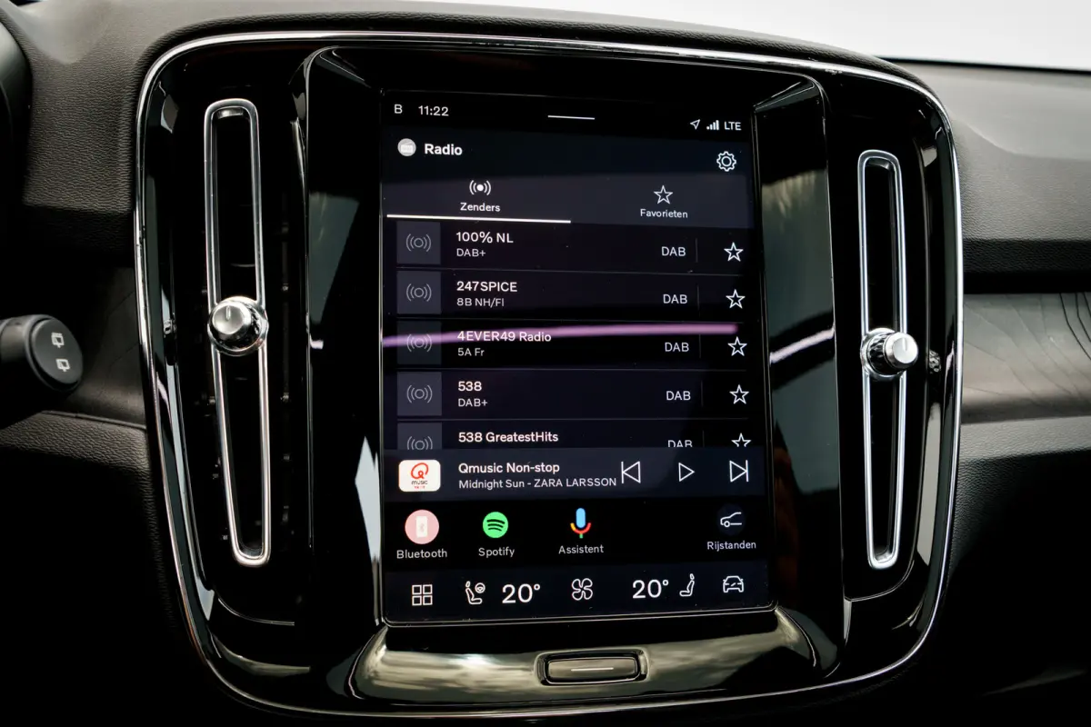 Single Motor Extended Range Ultimate | 82 kWh SOH 95,5% | Panoramadak | 360 camera | 19 inch | Elektr. Stoelen | Harman Kardon | XC