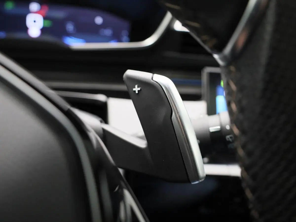 1.6 Hybrid 225 e-EAT8 GT Pack | Panoramadak | Apple Carplay / Android Auto | Stoelverwarming | Achteruitrijcamera | Parkeersensoren |