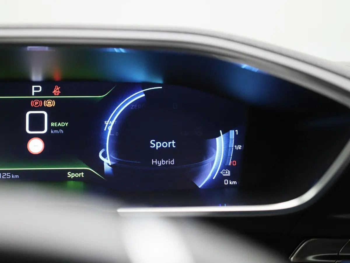 1.6 Hybrid 225 e-EAT8 GT Pack | Panoramadak | Apple Carplay / Android Auto | Stoelverwarming | Achteruitrijcamera | Parkeersensoren |