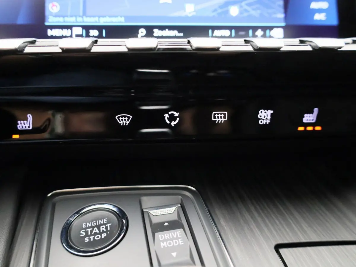 1.6 Hybrid 225 e-EAT8 GT Pack | Panoramadak | Apple Carplay / Android Auto | Stoelverwarming | Achteruitrijcamera | Parkeersensoren |
