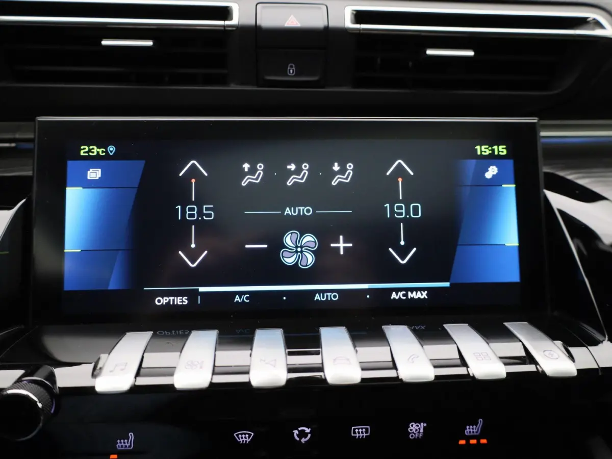 1.6 Hybrid 225 e-EAT8 GT Pack | Panoramadak | Apple Carplay / Android Auto | Stoelverwarming | Achteruitrijcamera | Parkeersensoren |