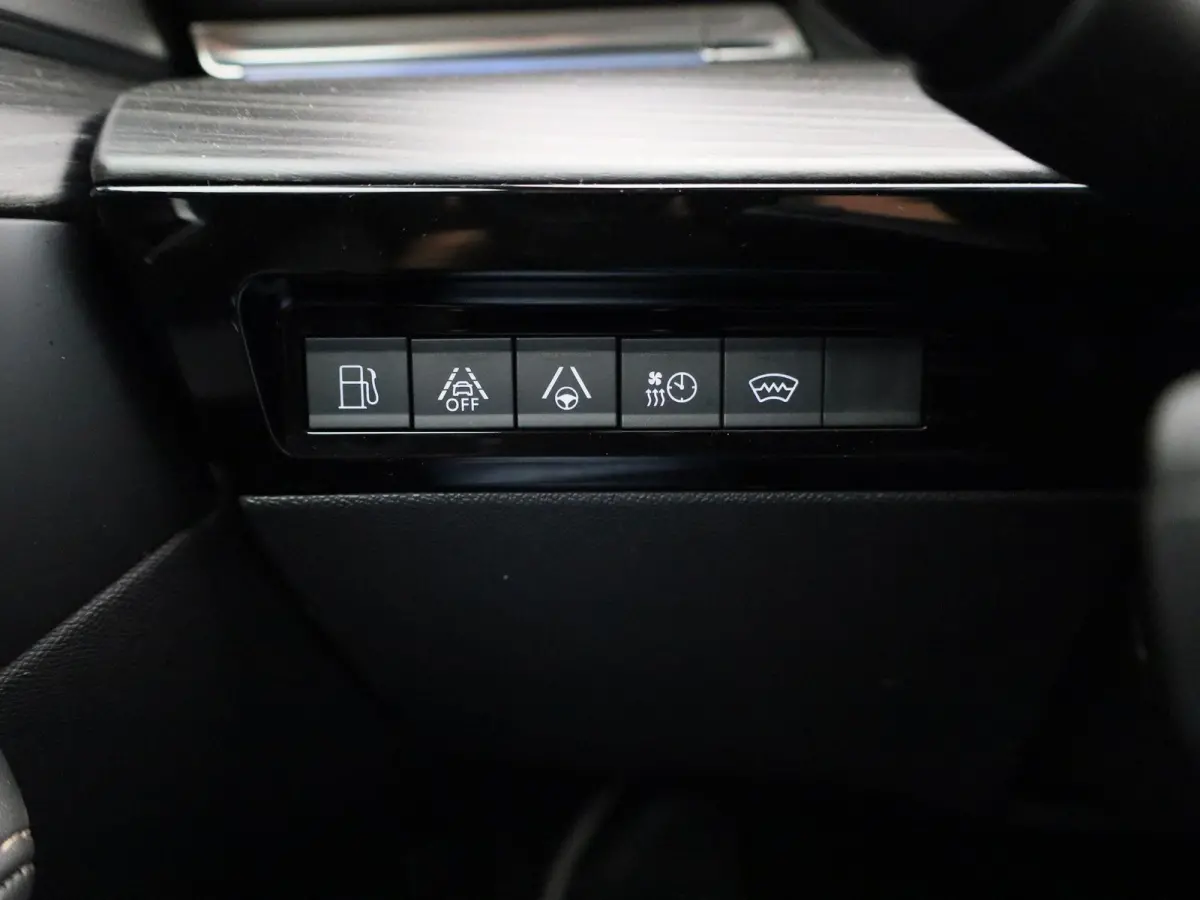 1.6 Hybrid 225 e-EAT8 GT Pack | Panoramadak | Apple Carplay / Android Auto | Stoelverwarming | Achteruitrijcamera | Parkeersensoren |