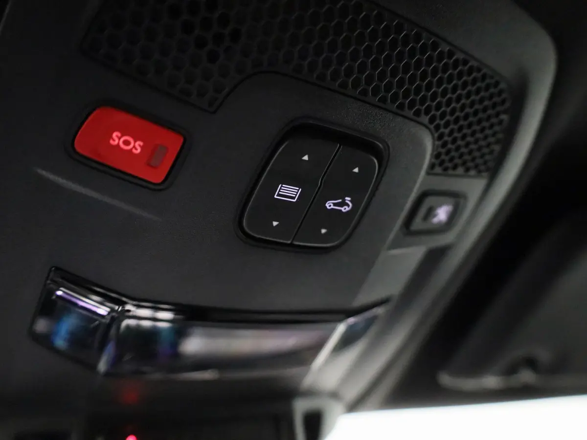 1.6 Hybrid 225 e-EAT8 GT Pack | Panoramadak | Apple Carplay / Android Auto | Stoelverwarming | Achteruitrijcamera | Parkeersensoren |