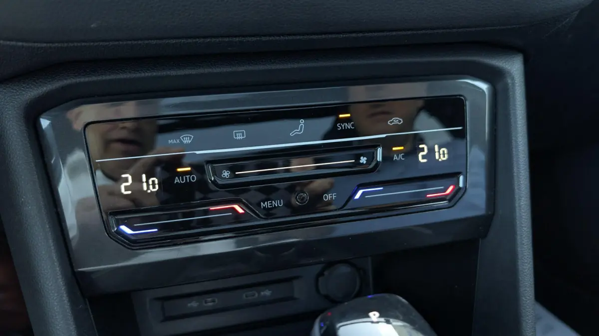 1.5 TSI 150pk DSG R-Line Panoramadak | Black style | App connect