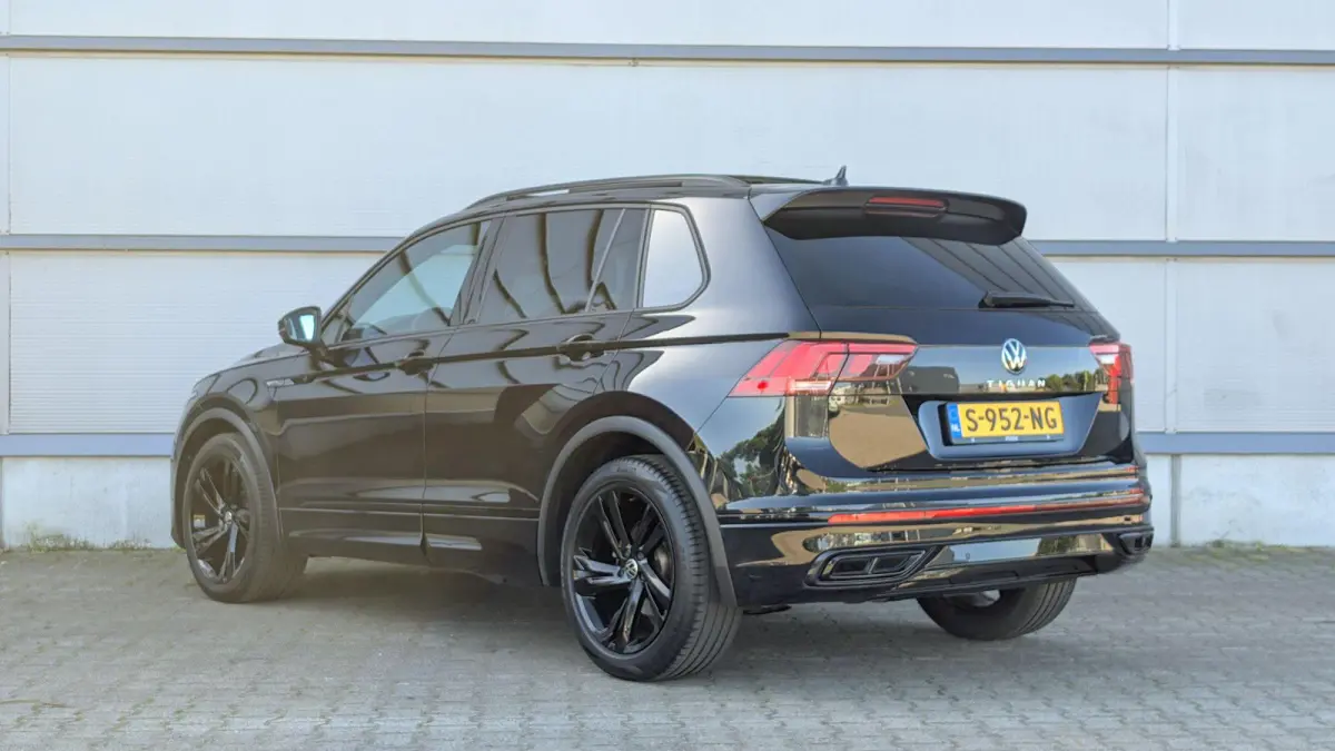 1.5 TSI 150pk DSG R-Line Panoramadak | Black style | App connect